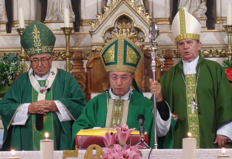 Nadbiskup Luigi Pezzuto proslavio zlatnu Misu    - Nadbiskup Luigi Pezzuto proslavio zlatnu Misu   